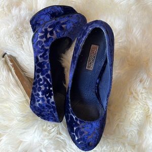 TopShop Shakespeare Sapphire Blue Heels Size 9.5